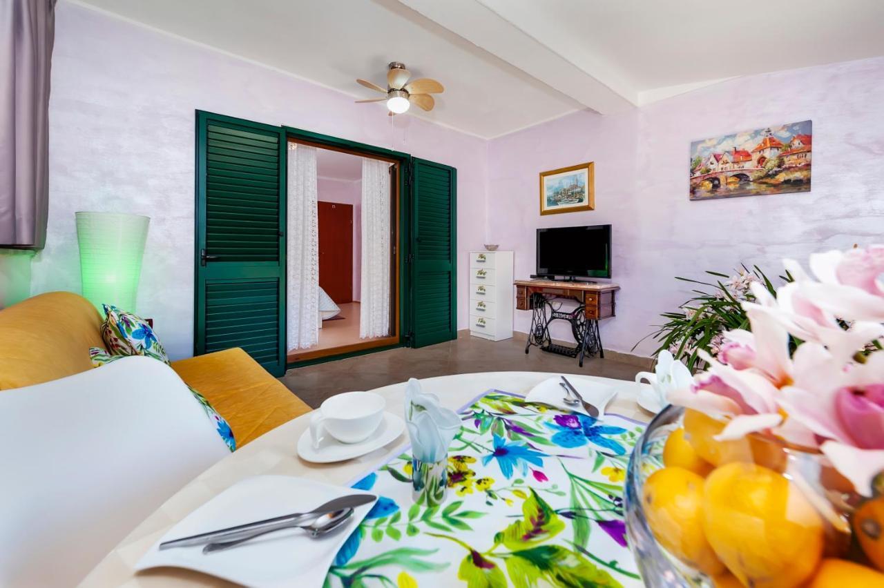Apartments And Rooms Villa Dea Adults Only Ρόβινι Εξωτερικό φωτογραφία