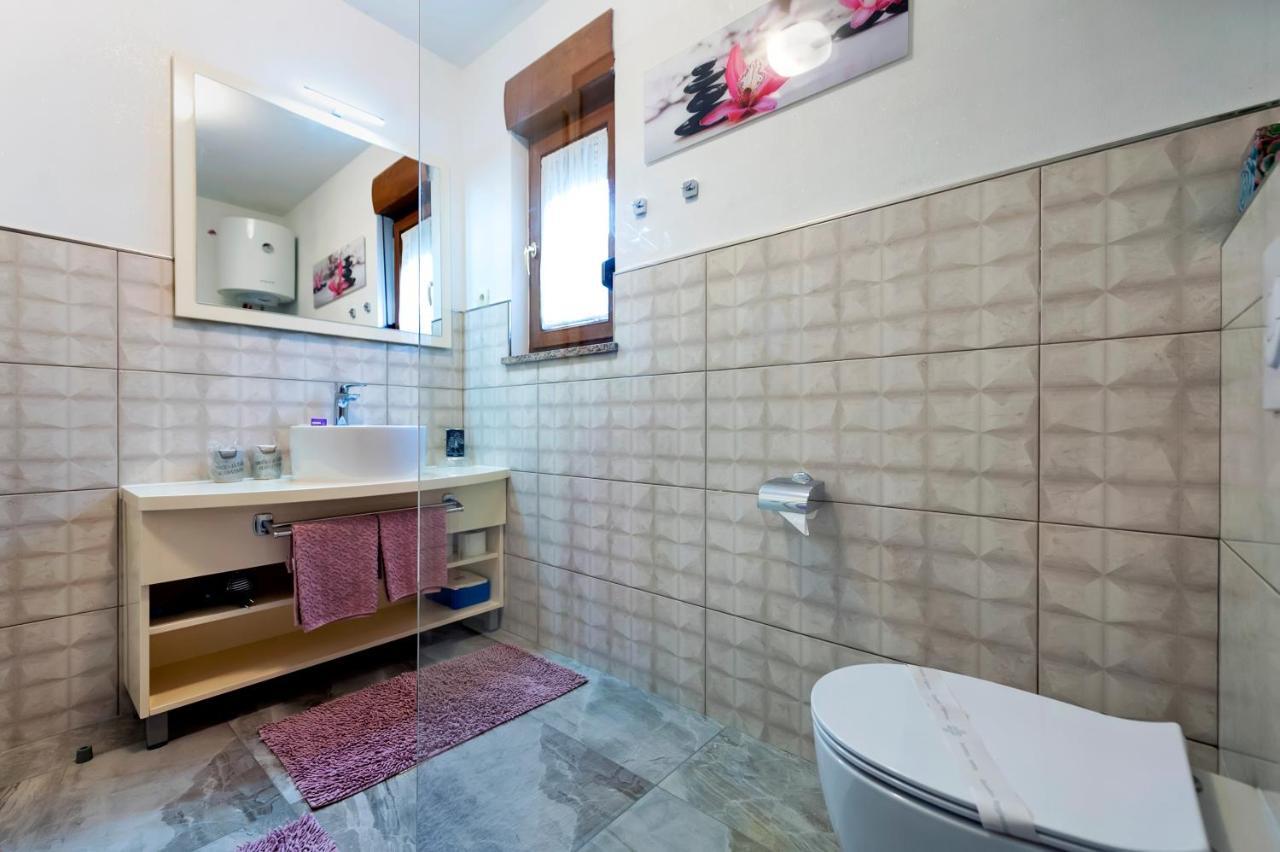 Apartments And Rooms Villa Dea Adults Only Ρόβινι Εξωτερικό φωτογραφία