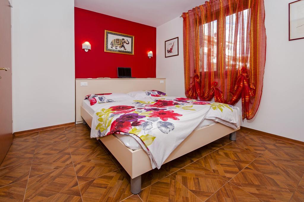 Apartments And Rooms Villa Dea Adults Only Ρόβινι Εξωτερικό φωτογραφία